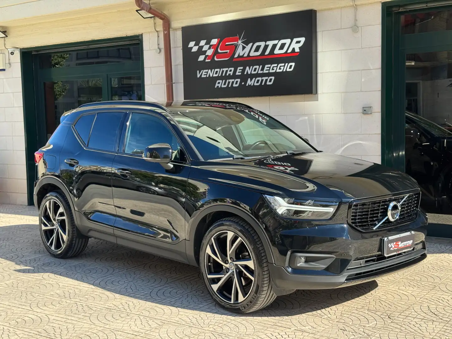 Volvo XC40 2.0 d3 R-design awd geartronic 150cv - 1