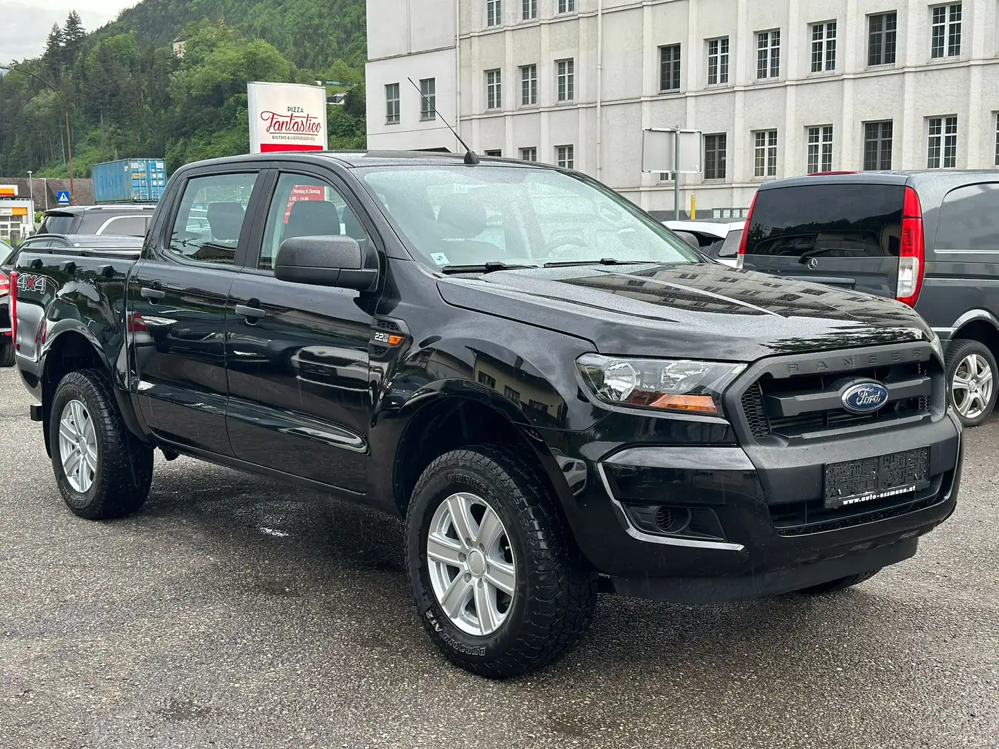 Ford Ranger Doka XL 4x4 2.2D NUR 44000 KM 1.BES TÜV NEU AHK Schwarz - 1