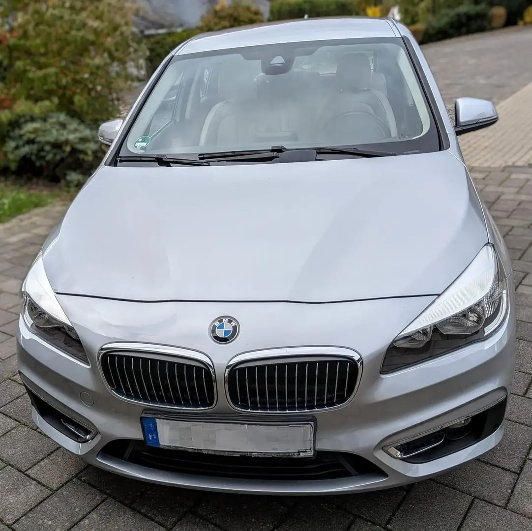 BMW 220 2er Active Tourer 220i Active Tourer Luxury Line Zilver - 2