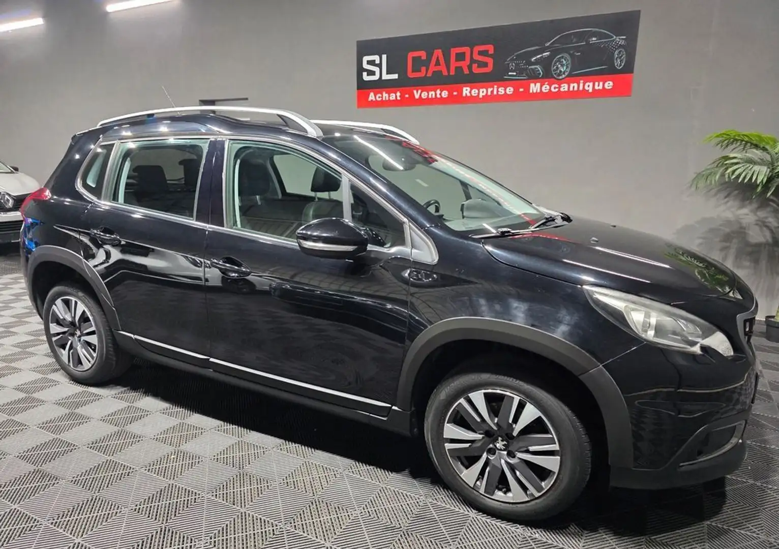 Peugeot 2008 1.6 BlueHDi 120ch Allure À partir de 148.83 -mois Noir - 1