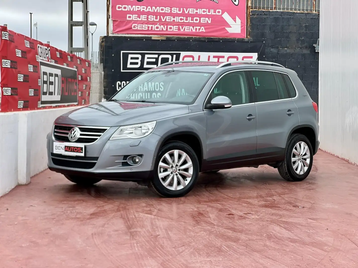 Volkswagen Tiguan 1.4TSI Sport Gris - 1