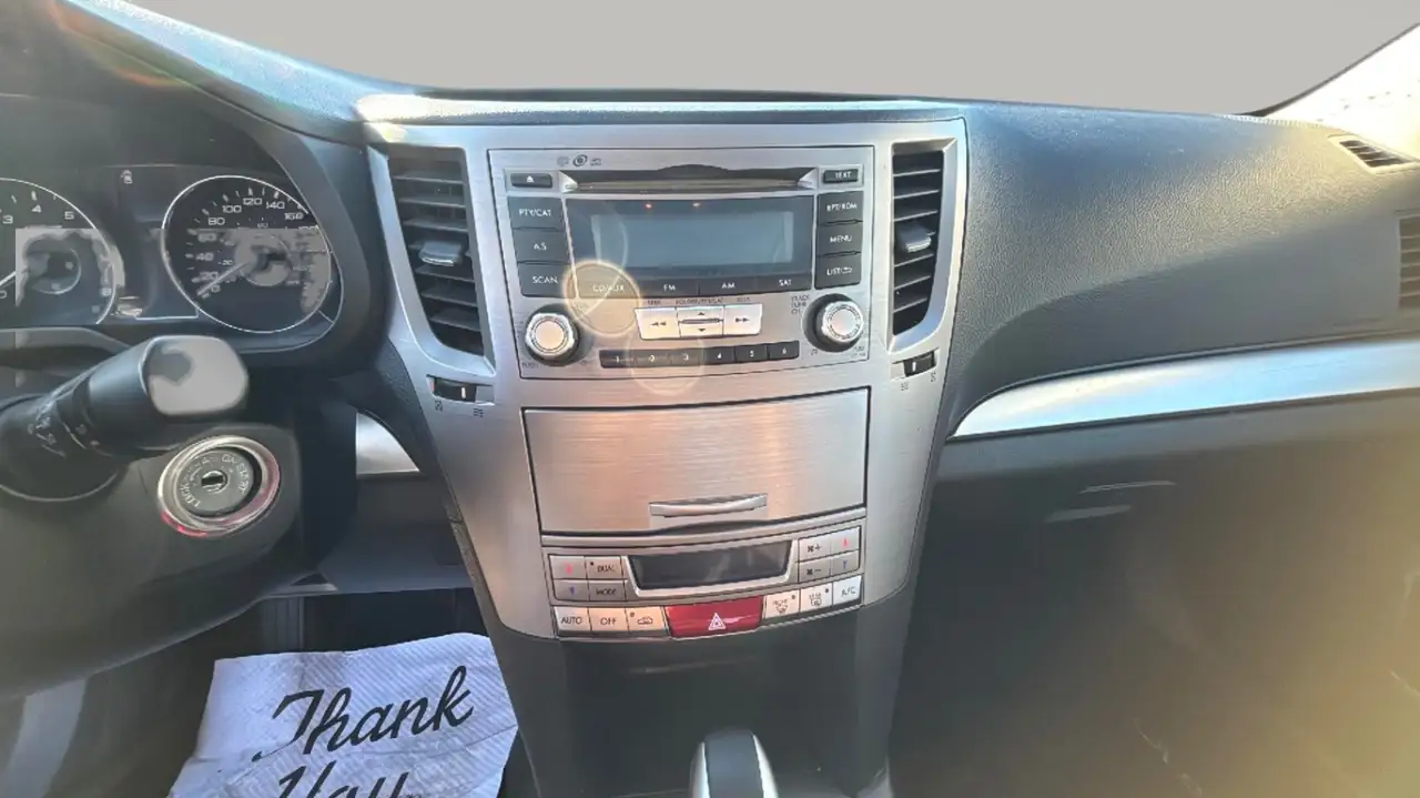 Subaru Legacy снимка Subaru Legacy