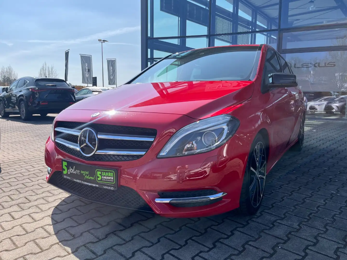 Mercedes-Benz B 180 BiXenon, 8-fach, PDC vo.+hi., Navi, SHZ, Roşu - 2