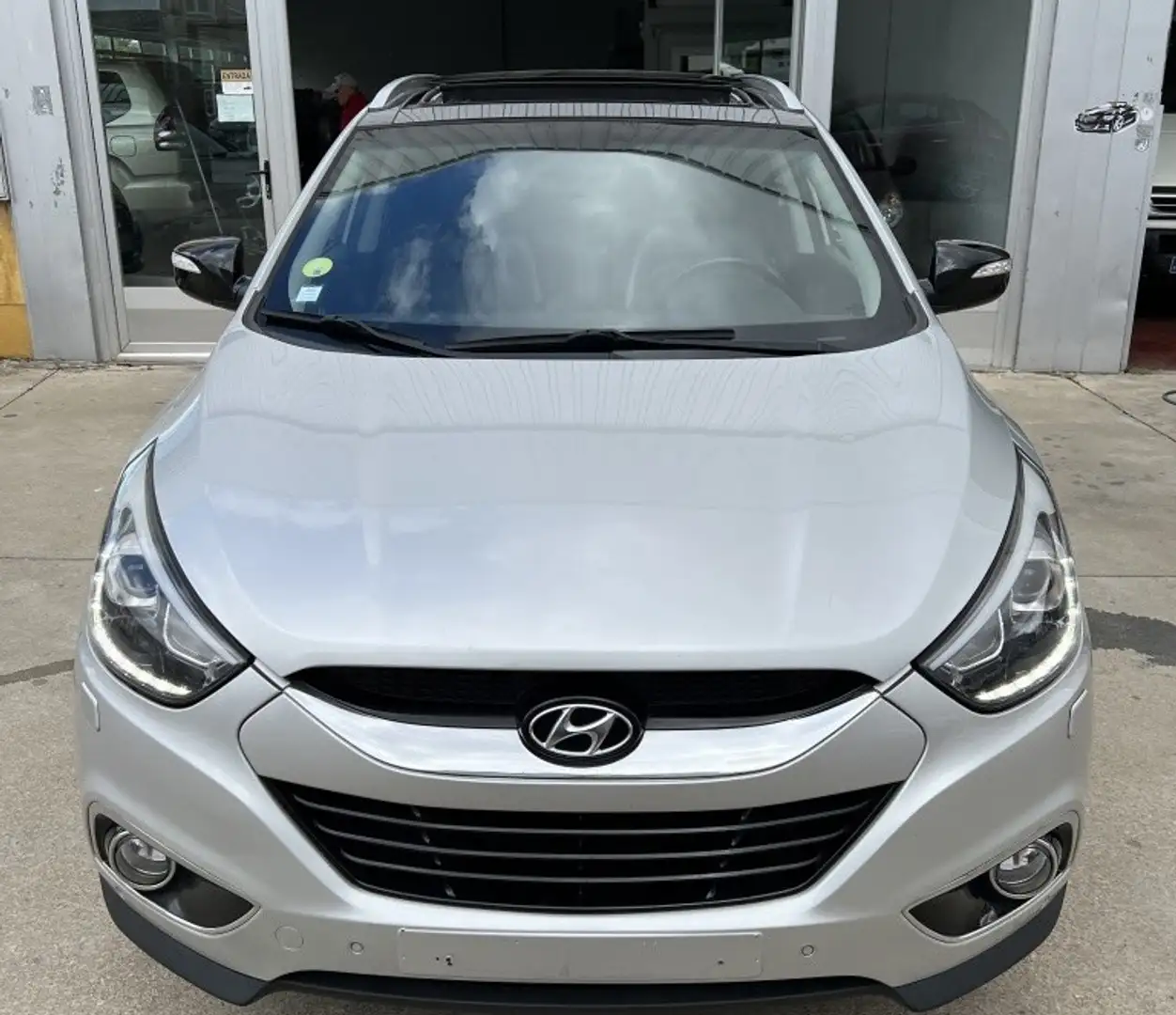 Hyundai iX35 1.7CRDI Kosmo Sky 4x2 Gris - 2