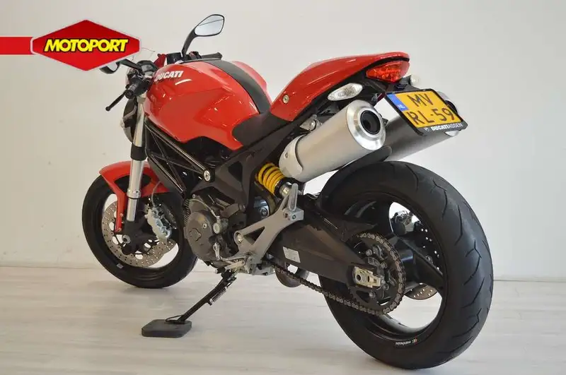 Ducati Monster 696 - foto 3