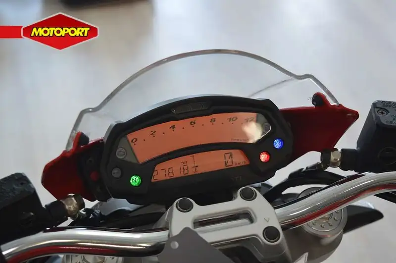 Ducati Monster 696 - foto 8