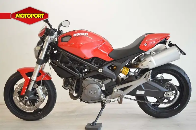 Ducati Monster 696 - foto 4