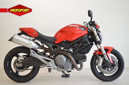 Ducati Monster 696 +