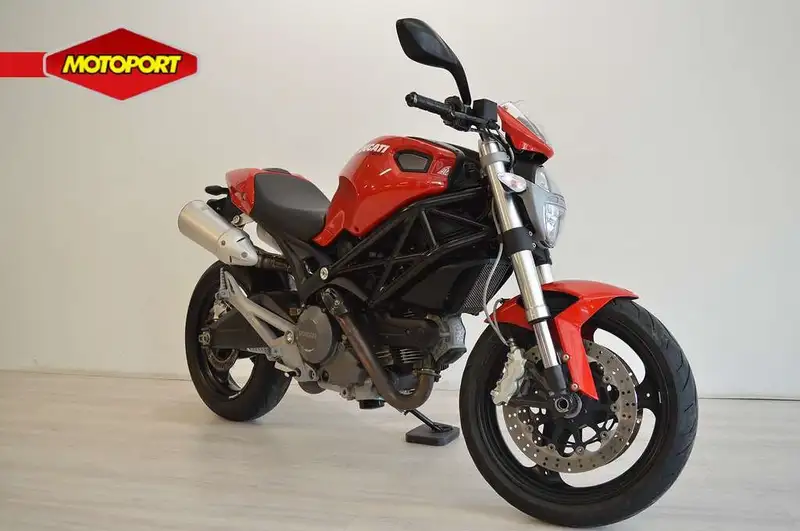 Ducati Monster 696 - foto 2