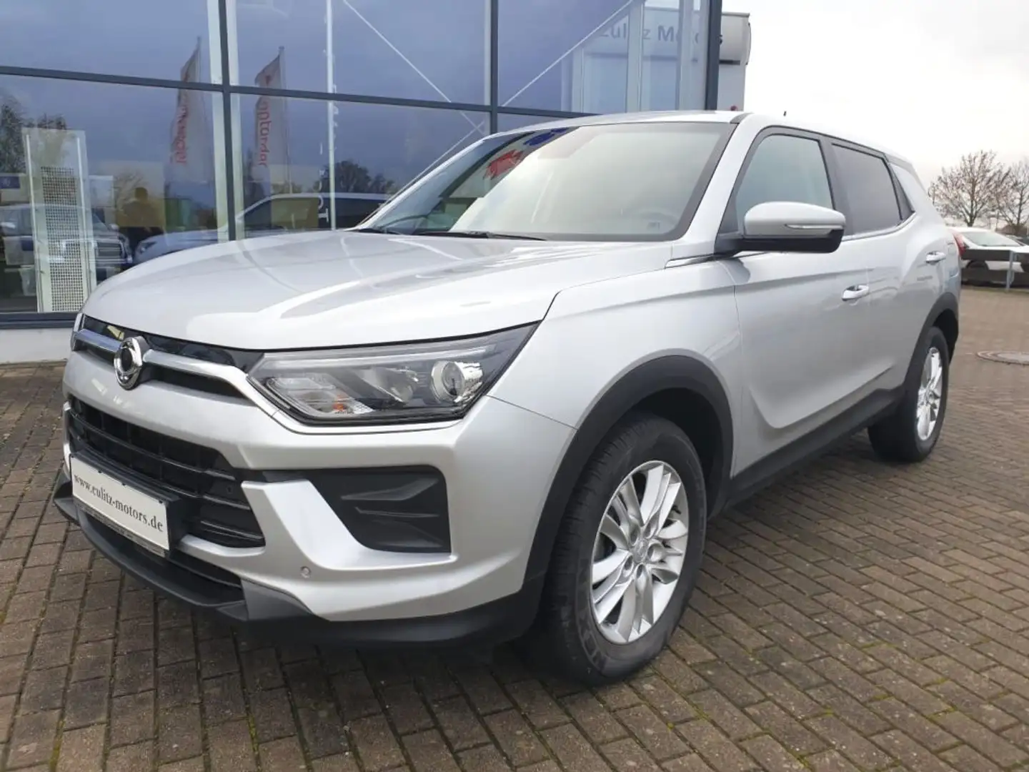 SsangYong Korando 1.5 T-GDi 2WD Amber Srebrny - 1