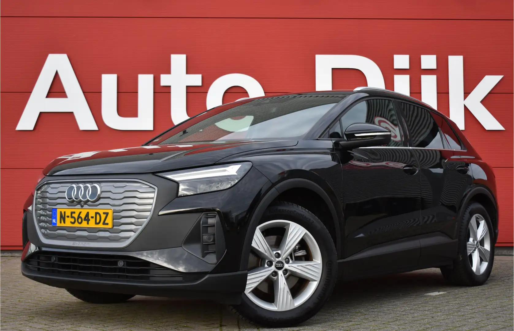 Audi Q4 e-tron 55 kWh 35 Launch edition LED | SoH 90% | Warmtepom Zwart - 1