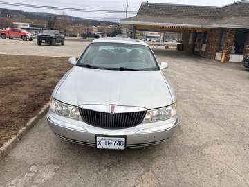 4dr Sdn w/Luxury Appearance