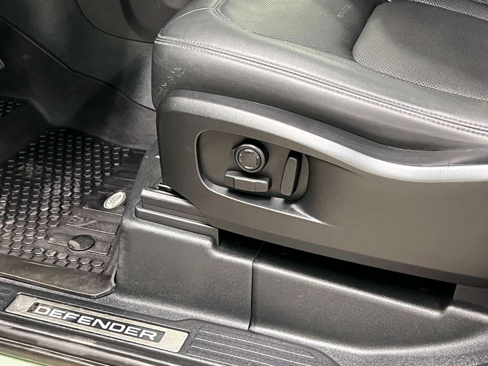 2023 Land Rover Defender P400 | 90 | 75TH EDITION thumb 29