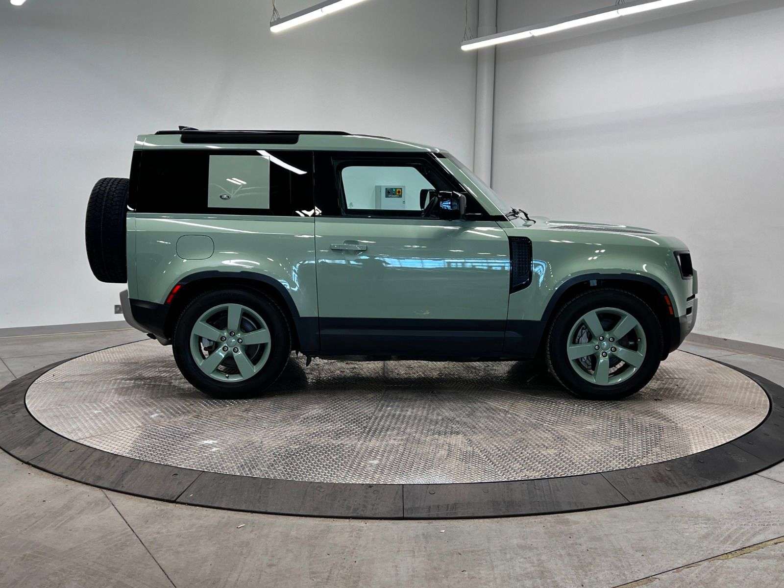 2023 Land Rover Defender P400 | 90 | 75TH EDITION thumb 8