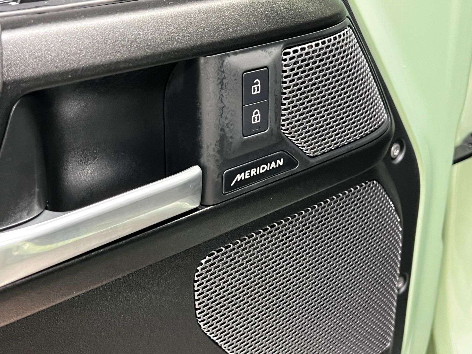 2023 Land Rover Defender P400 | 90 | 75TH EDITION thumb 28
