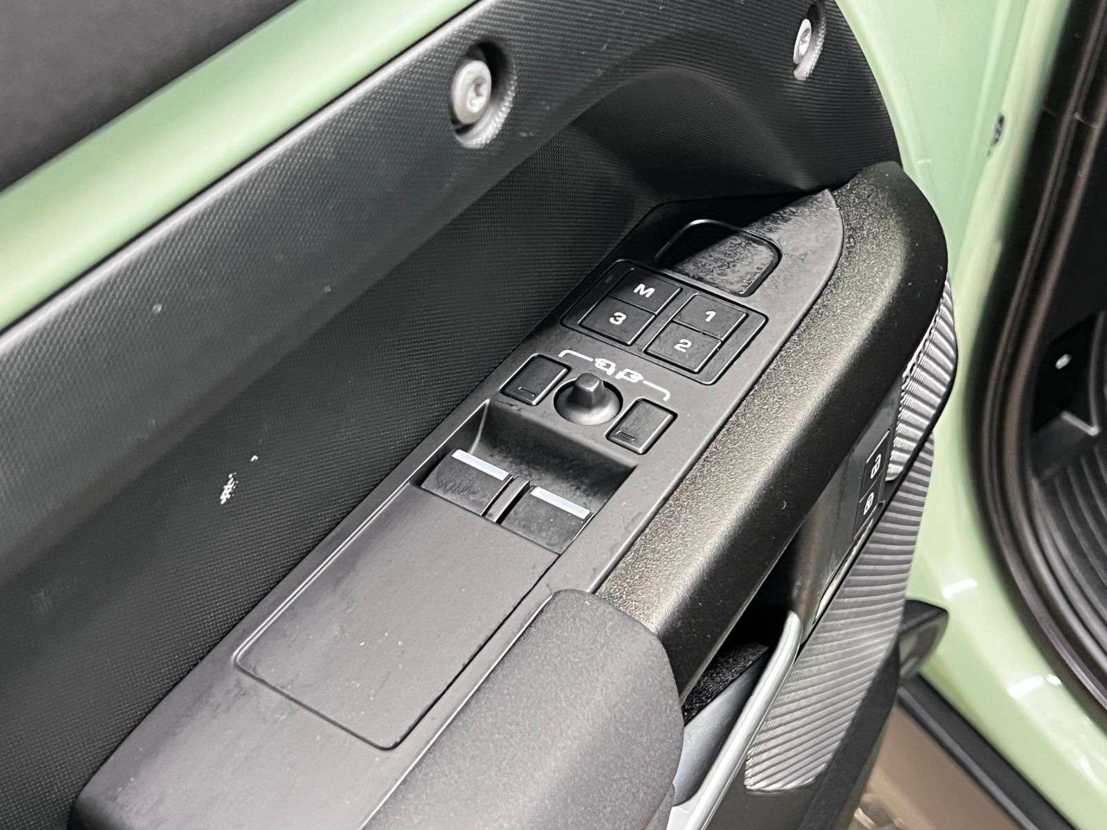 2023 Land Rover Defender P400 | 90 | 75TH EDITION thumb 27