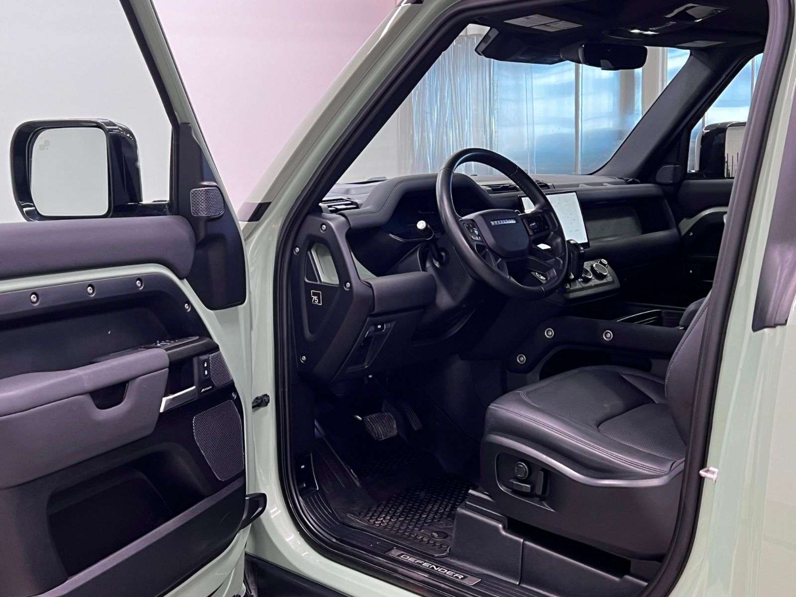 2023 Land Rover Defender P400 | 90 | 75TH EDITION alt 5