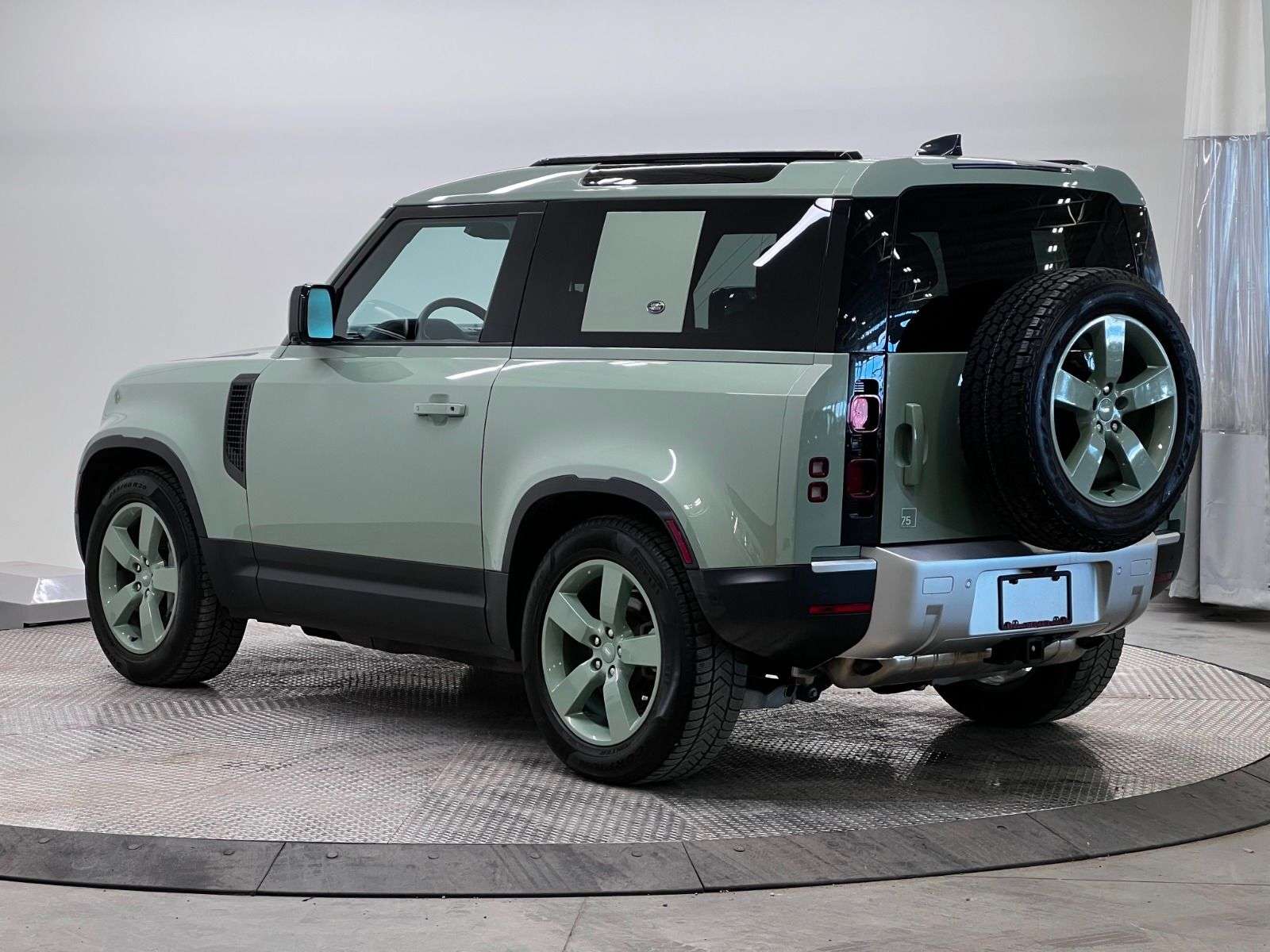 2023 Land Rover Defender P400 | 90 | 75TH EDITION alt 4