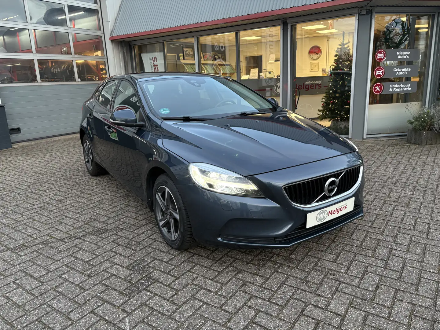 Volvo V40 2.0 T2 Nordic+ winterpakket trekhaak Blue - 1
