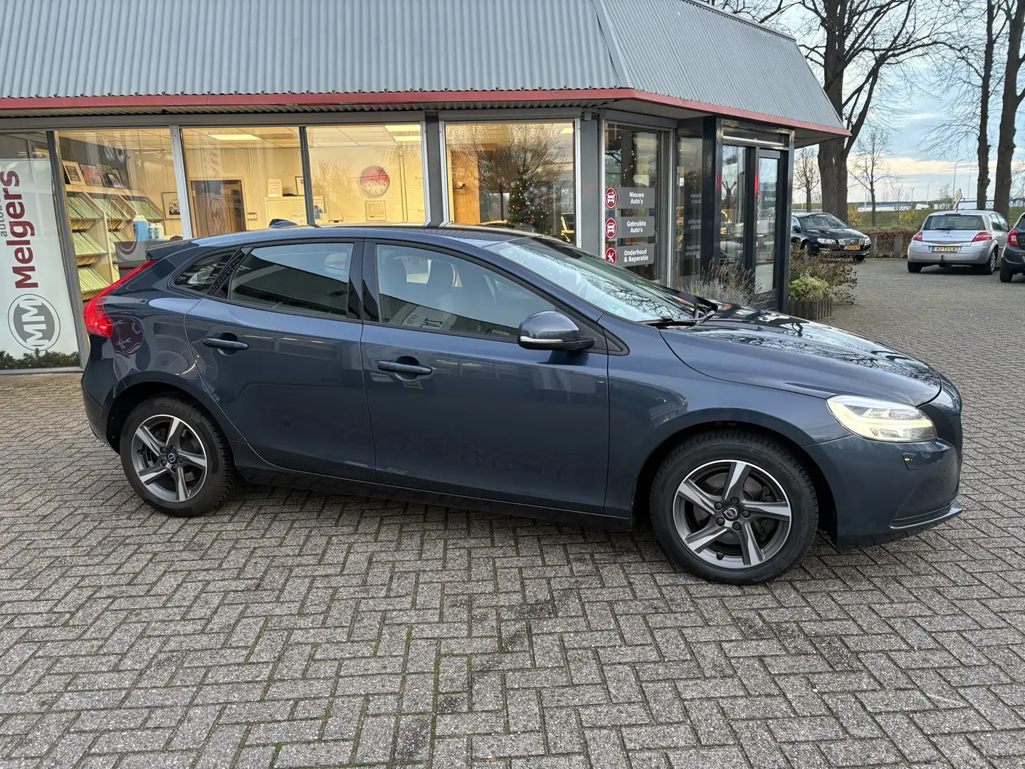 Volvo V40 2.0 T2 Nordic+ winterpakket trekhaak Blue - 2