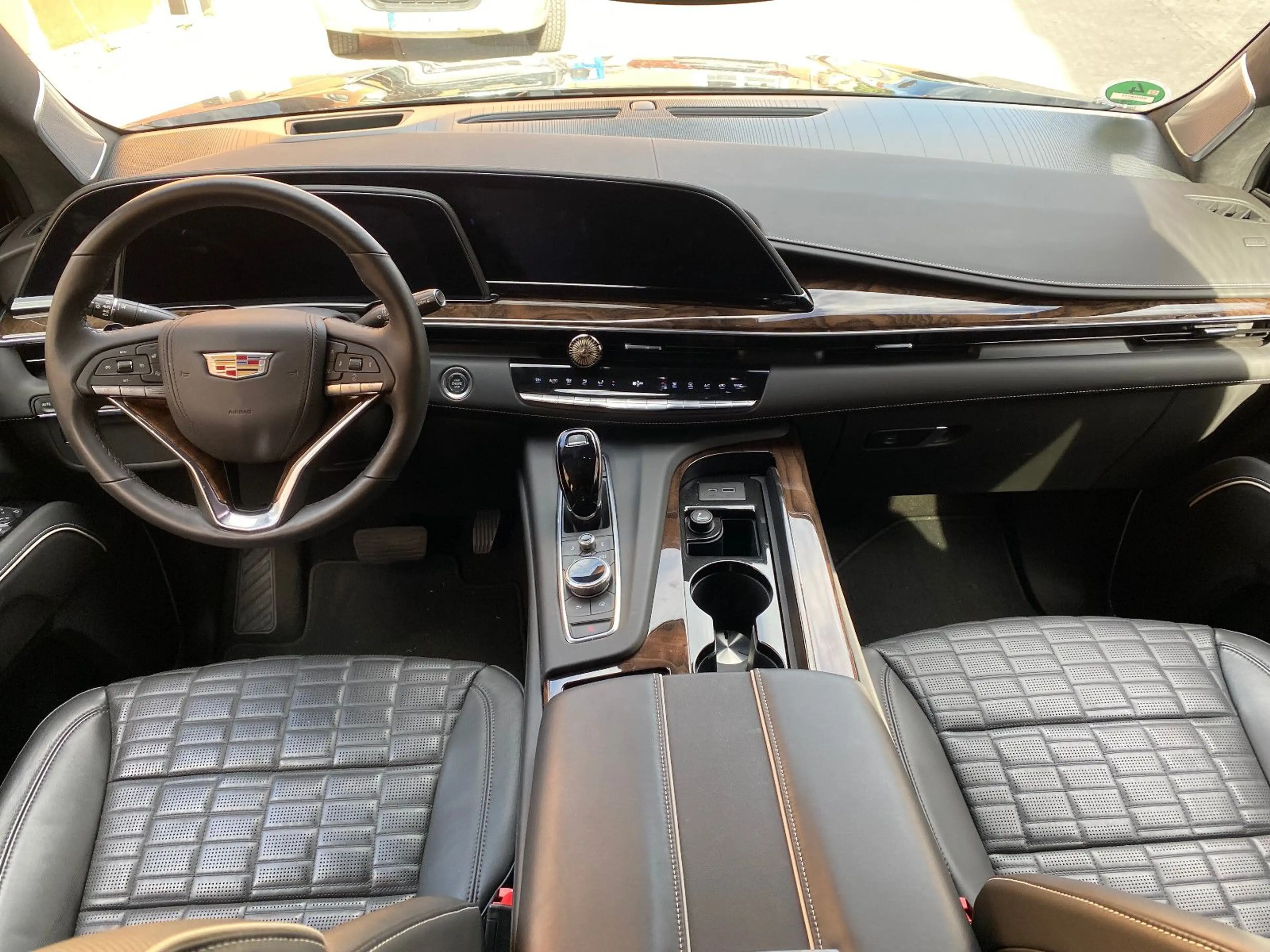 Cadillac Escalade ESV 4WD V8 Premium Platinum — photo 14