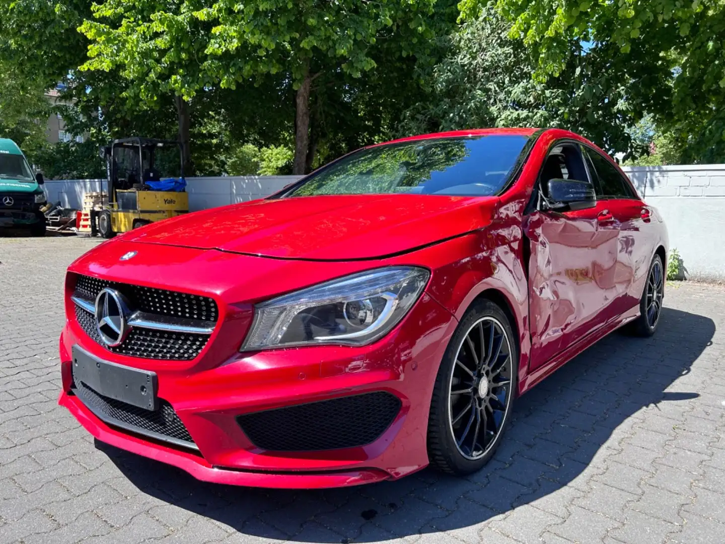 Mercedes-Benz CLA 220 d Coupe AMG Line Sitzheizing Tempomat Rot - 1