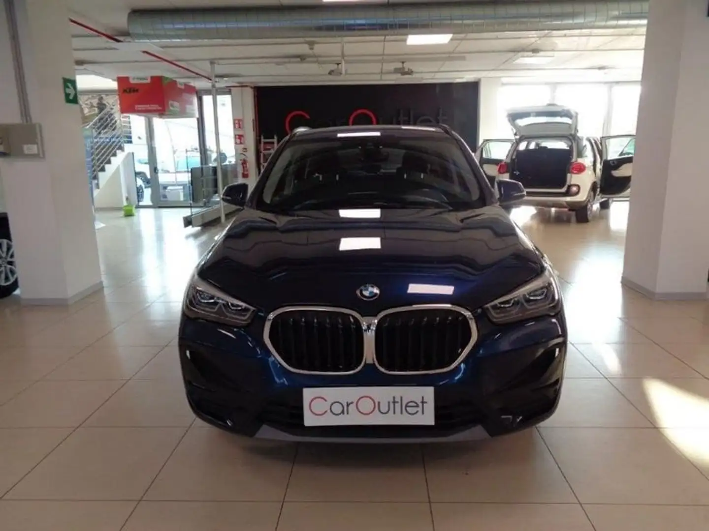 BMW X1 xDrive 20d Business Advantage Blau - 2