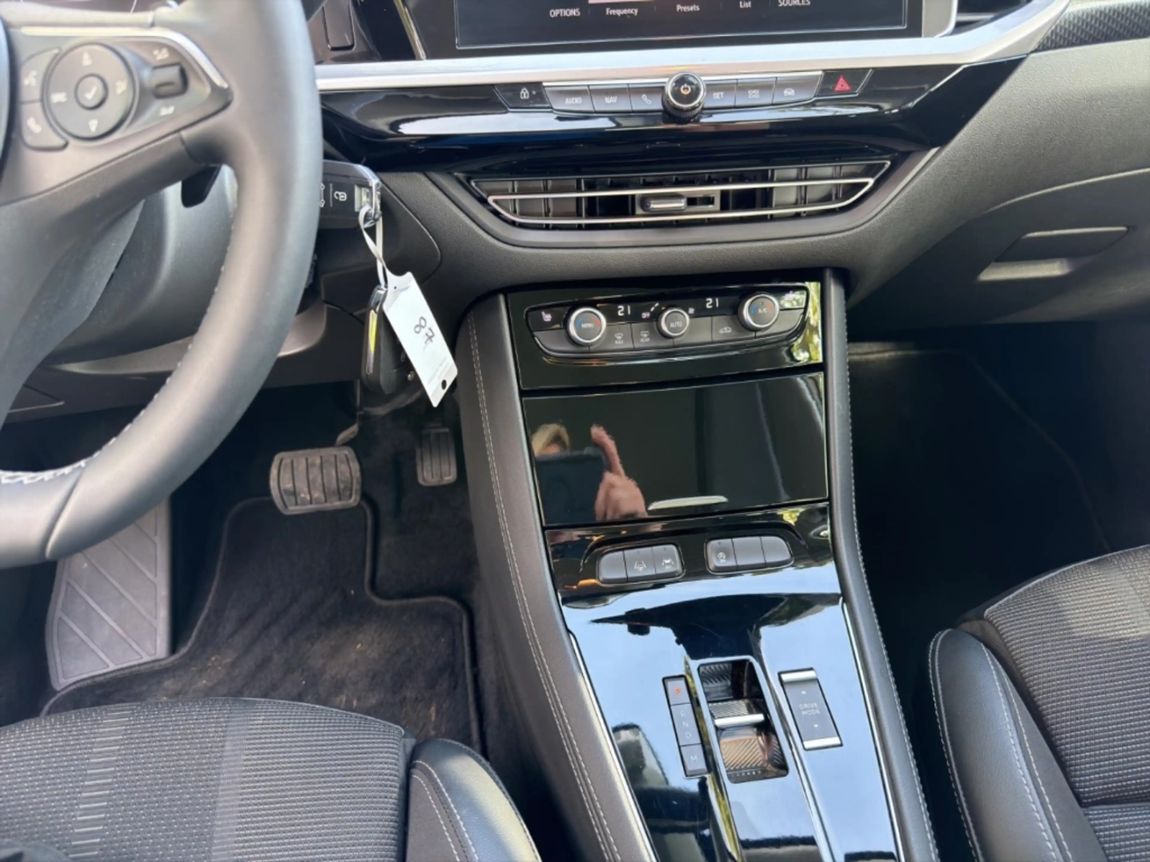 Opel Grandland GS-Line ATG AHK-abnehmbar Navi Allwetterreifen 360 — photo 12
