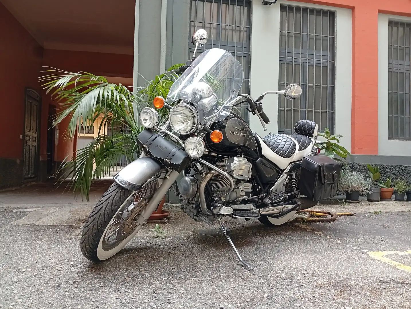 Moto Guzzi California 1100 EV customizzata Gri - 2