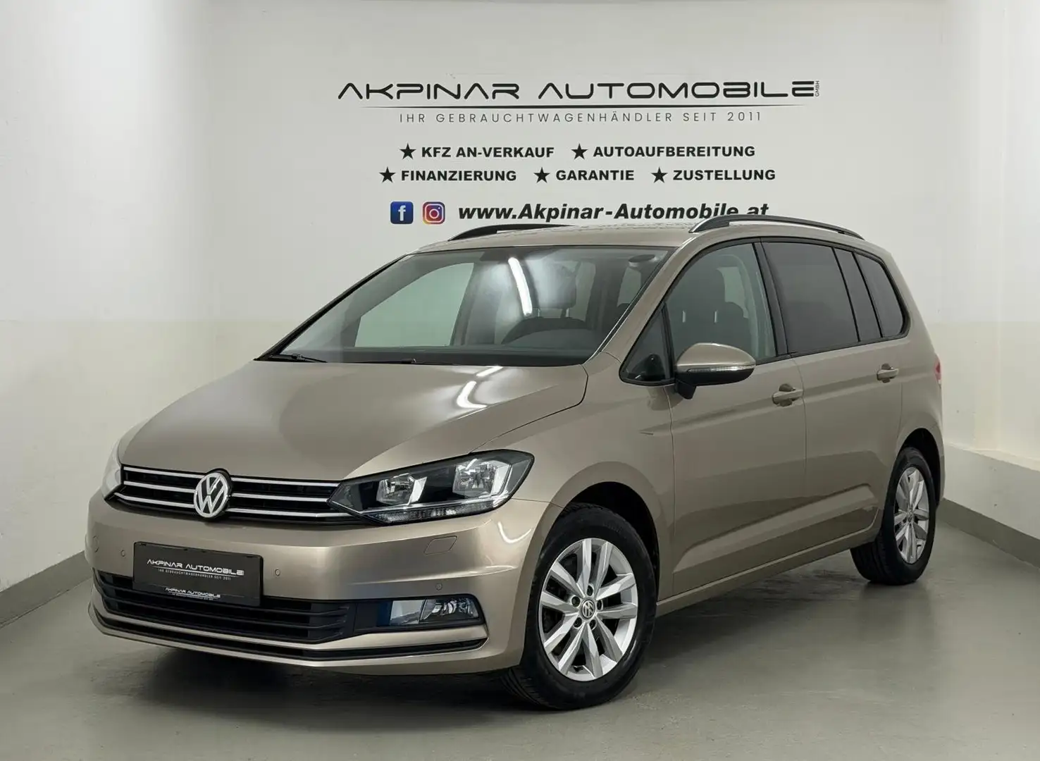 Volkswagen Touran Comfortline 1,6 TDI  NAVI - ACC - AHK Braun - 1