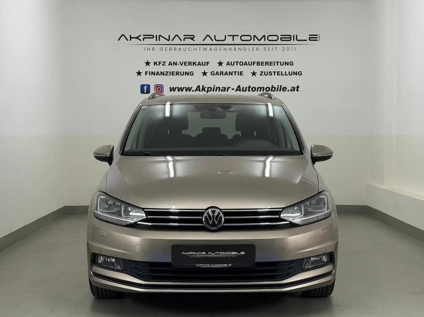 Volkswagen Touran Comfortline 1,6 TDI  NAVI - ACC - AHK Braun - 2