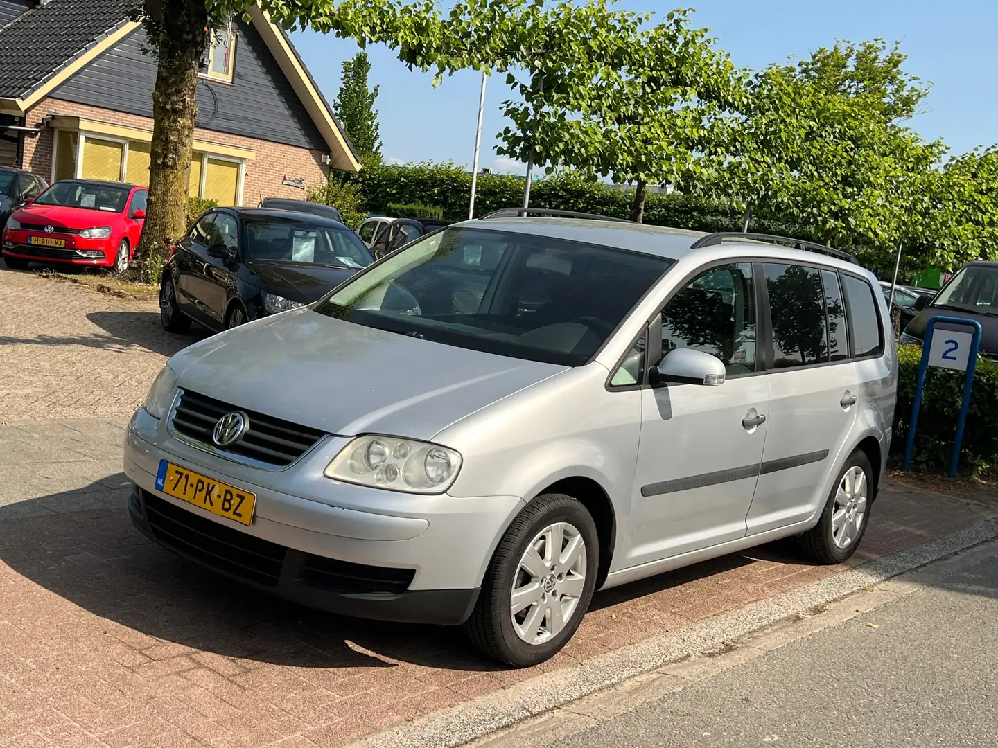 Volkswagen Touran 1.6 FSI Athene *APK 06-2026! - Ruime Auto Gris - 2