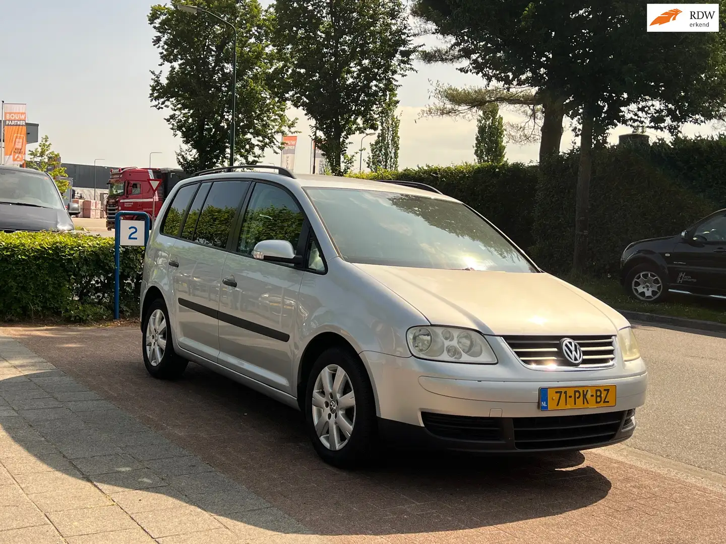 Volkswagen Touran 1.6 FSI Athene *APK 06-2026! - Ruime Auto Gris - 1