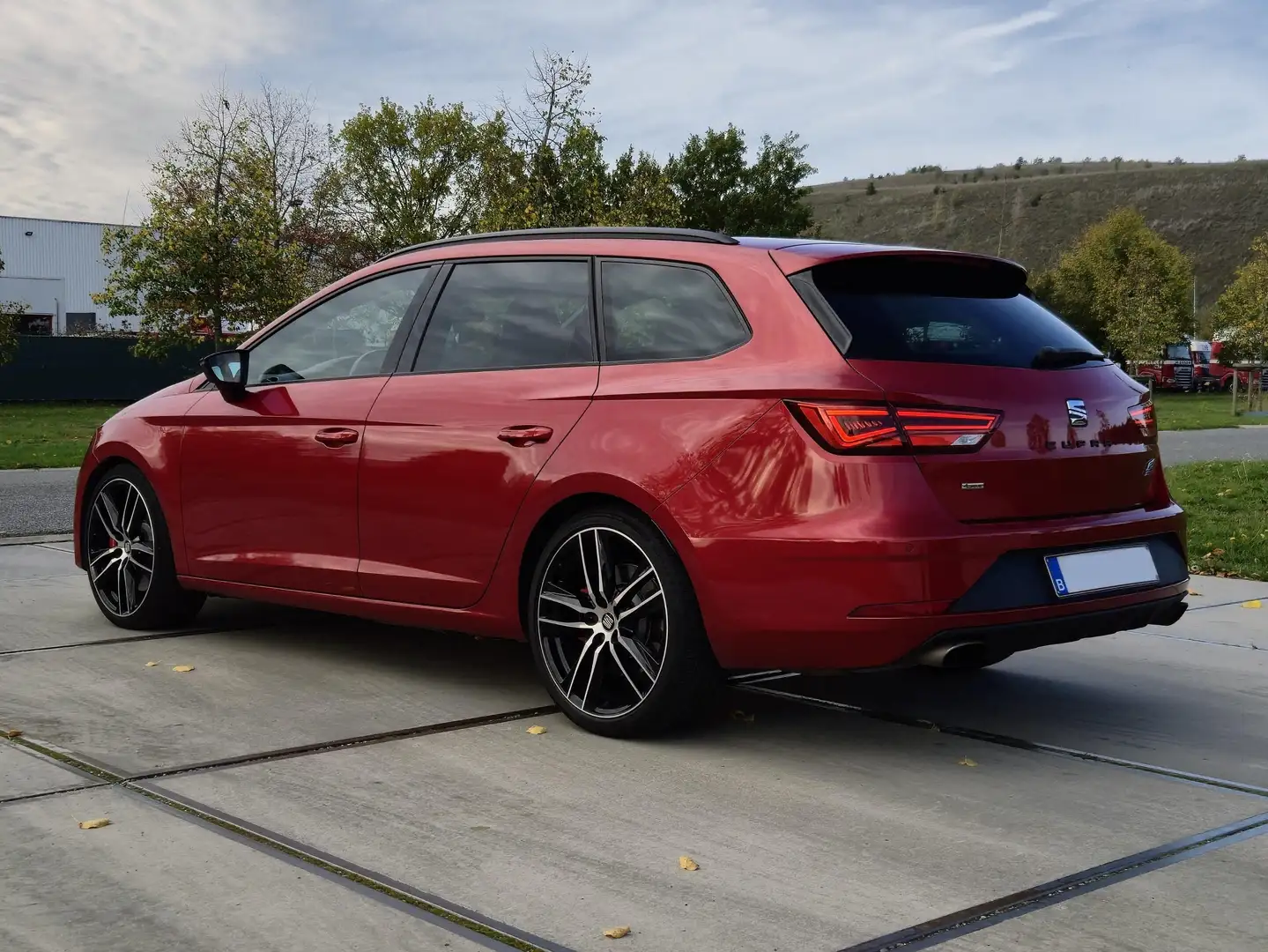 SEAT Leon Cupra ST300 4drive Rouge - 2