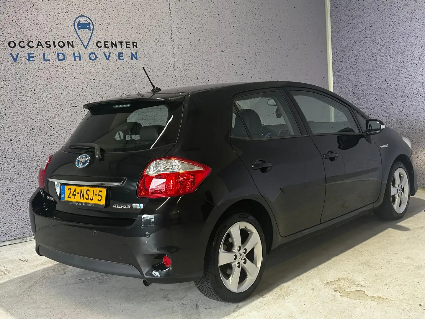 Toyota Auris 1.8 Full Hybrid Executive // PDC // LM'' // AIRCO Noir - 2