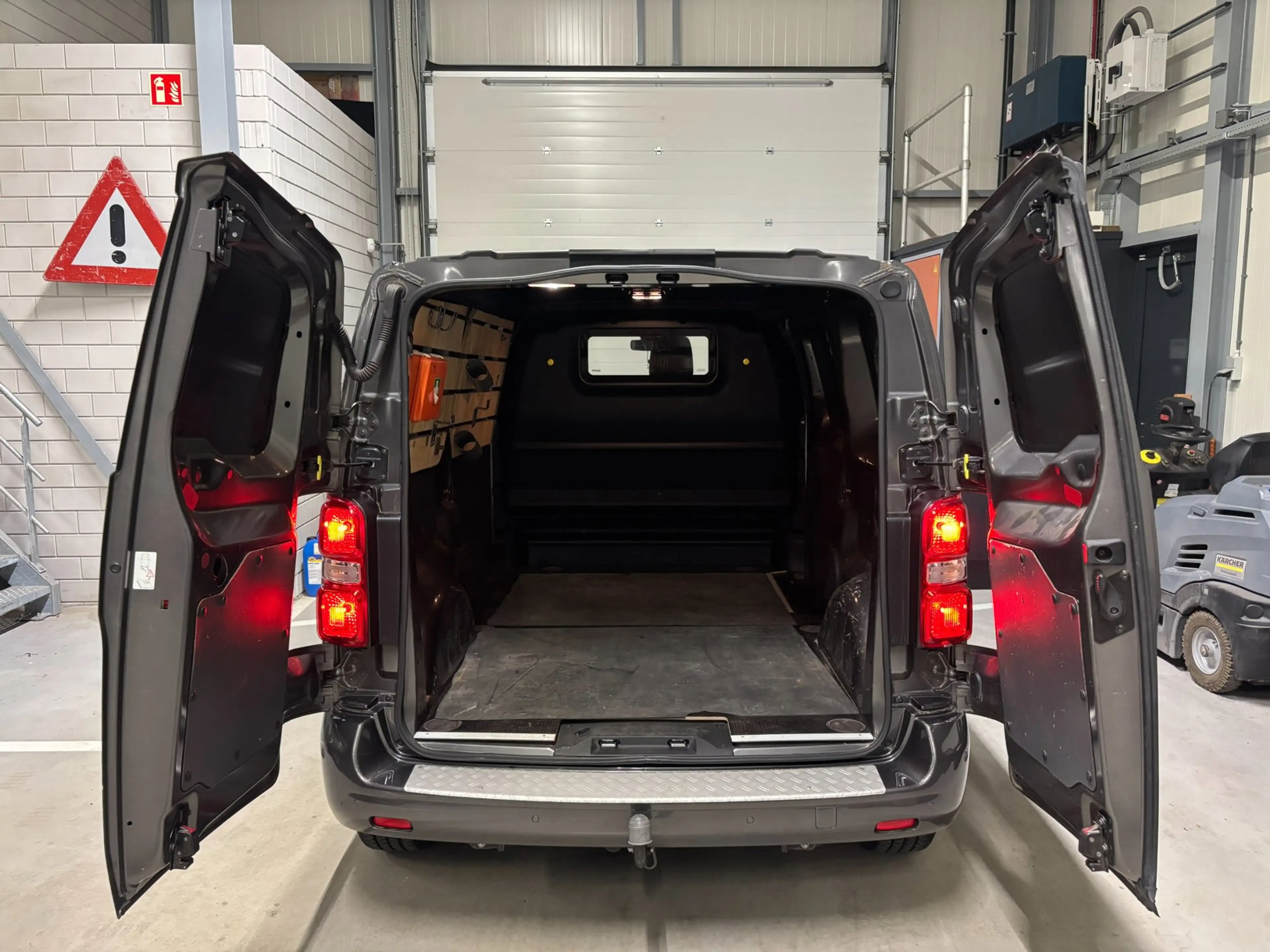 Citroen Jumpy 2.0 BlueHDI 120|Trekhaak|3 zits|NAP|Cruise|Carplay — photo 27