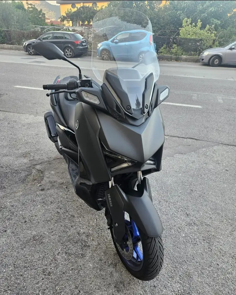 Yamaha X-Max 300