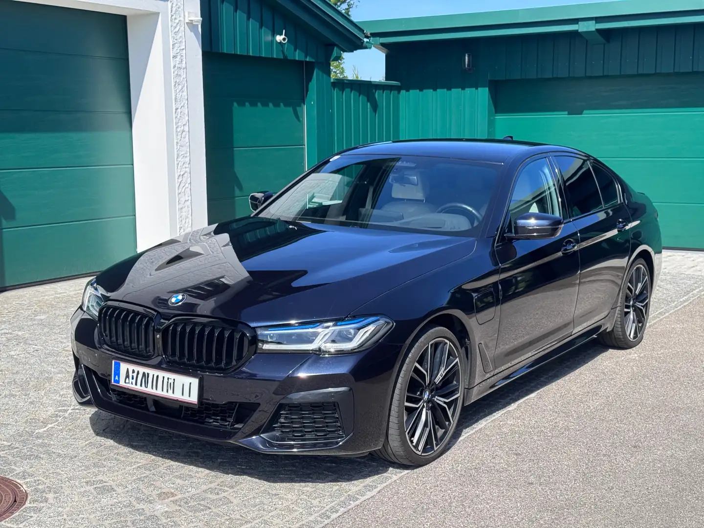 BMW 530 530e PHEV Aut. Schwarz - 1