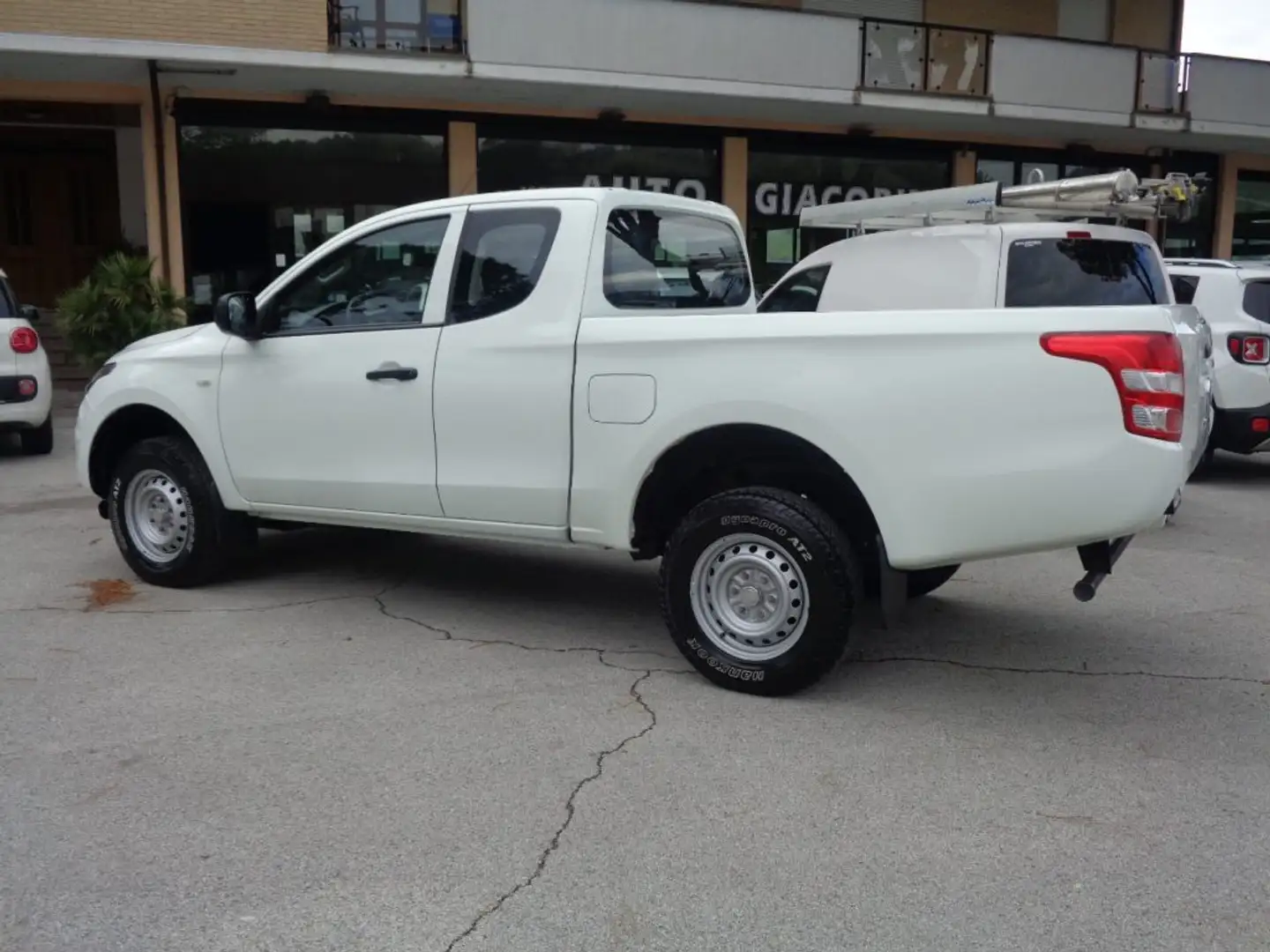 Mitsubishi L200 FULLBACK 2.4 DI 150CV Cabina Estesa SX 4x4 Bianco - 2