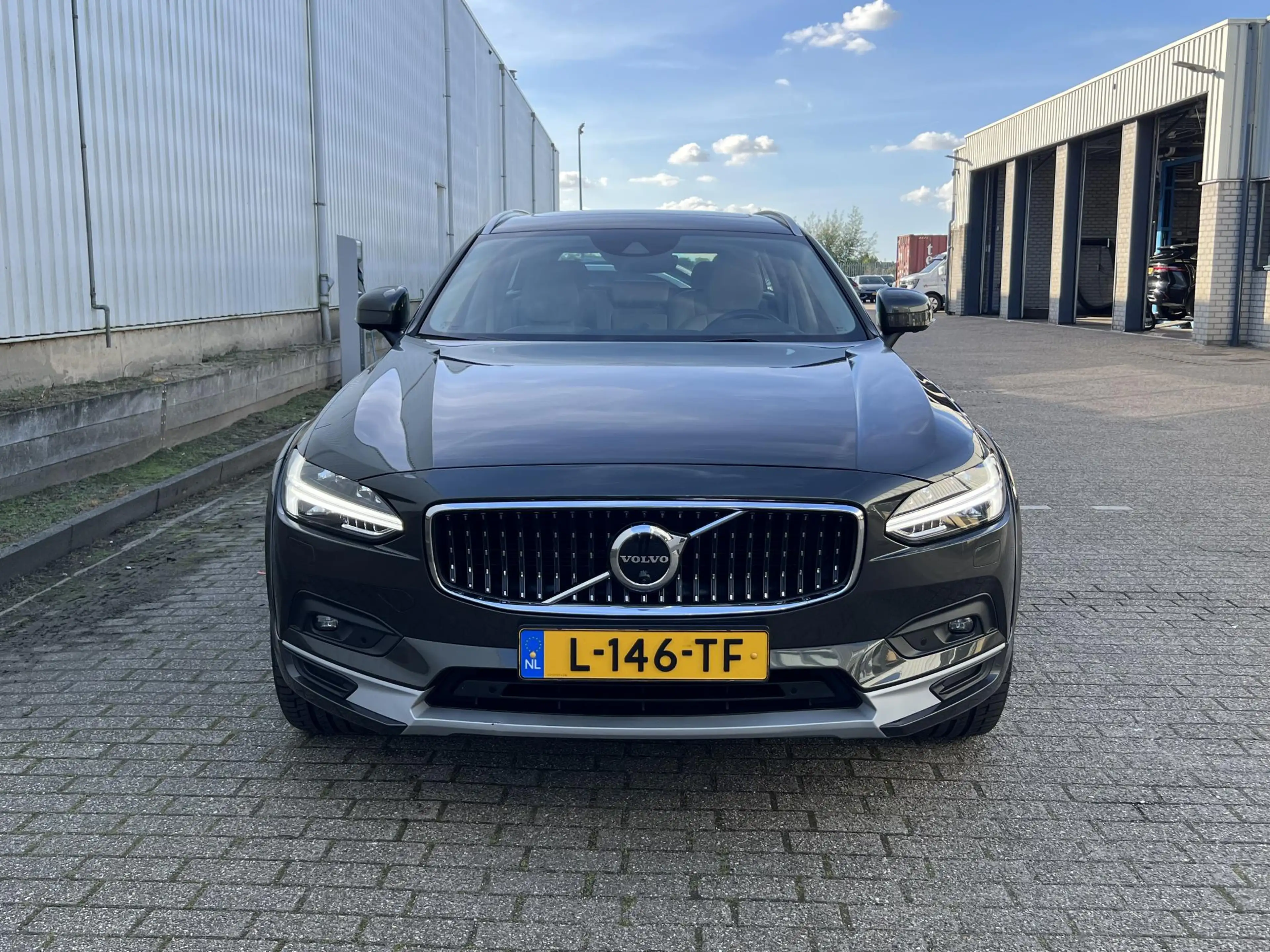 Volvo V90 Cross Country 2.0 B5 AWD Pro Bowers&Wilkins / Panoramadak / 21" — photo 8