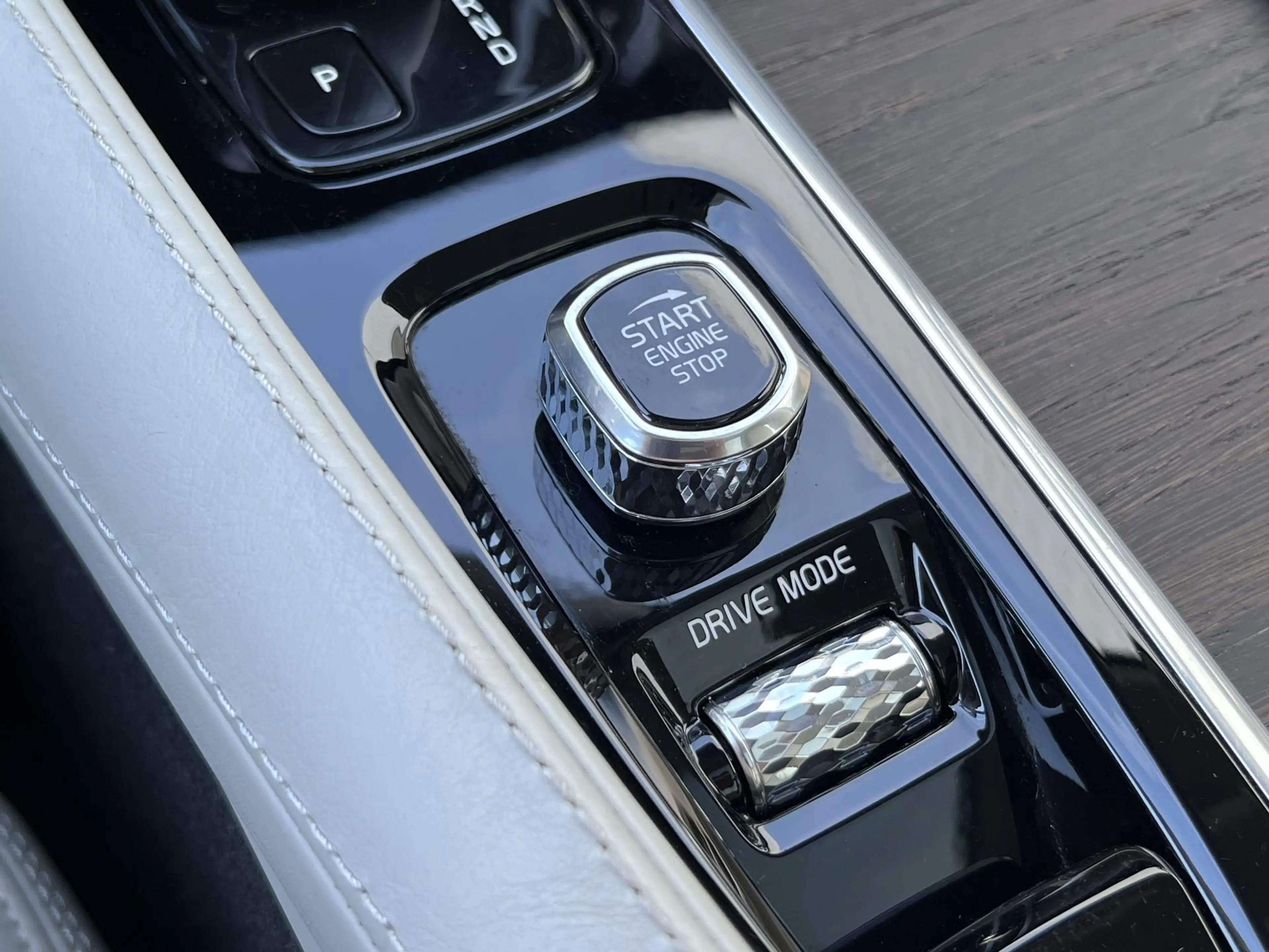 Volvo V90 Cross Country 2.0 B5 AWD Pro Bowers&Wilkins / Panoramadak / 21" — photo 19