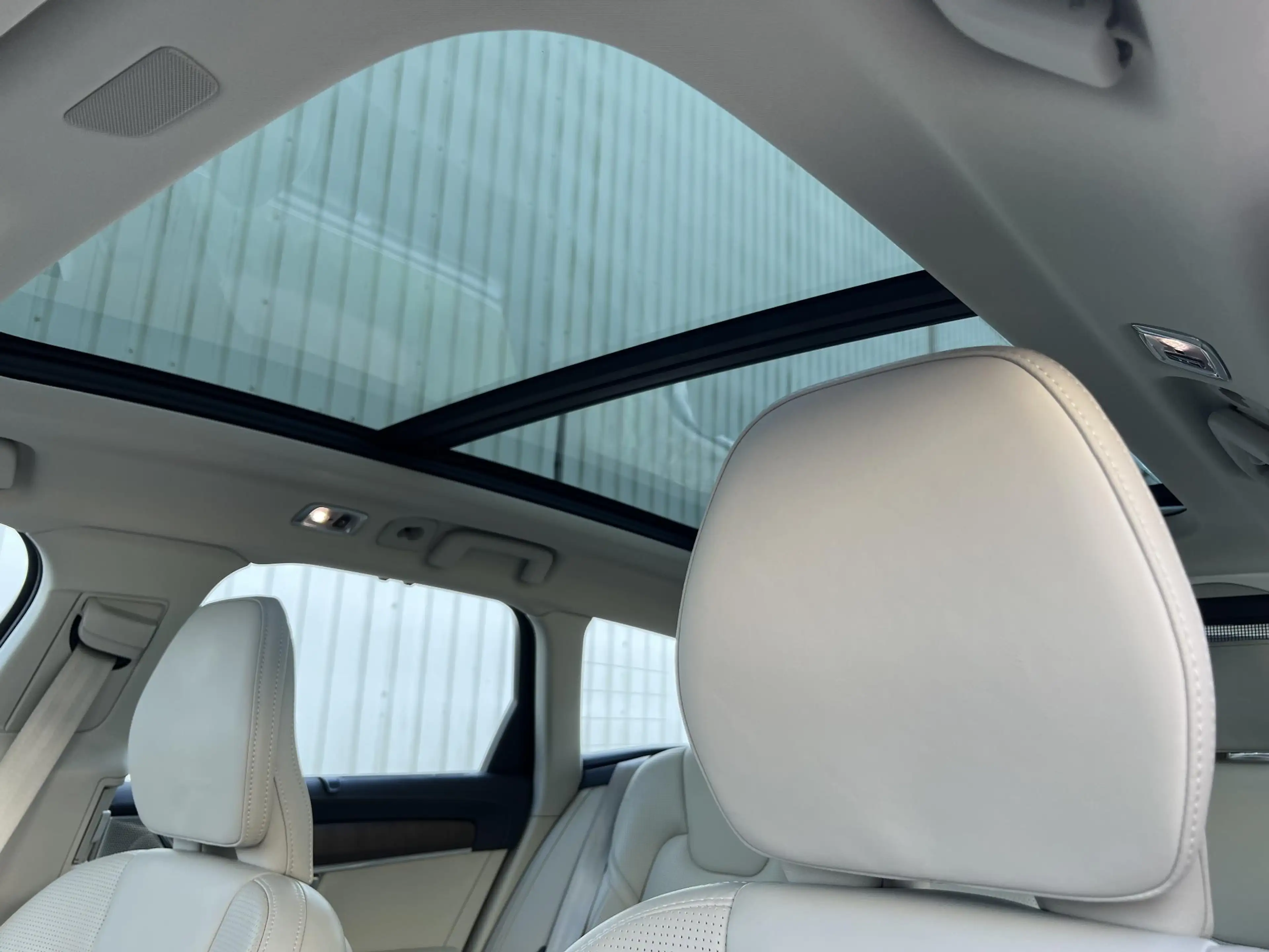 Volvo V90 Cross Country 2.0 B5 AWD Pro Bowers&Wilkins / Panoramadak / 21" — photo 21