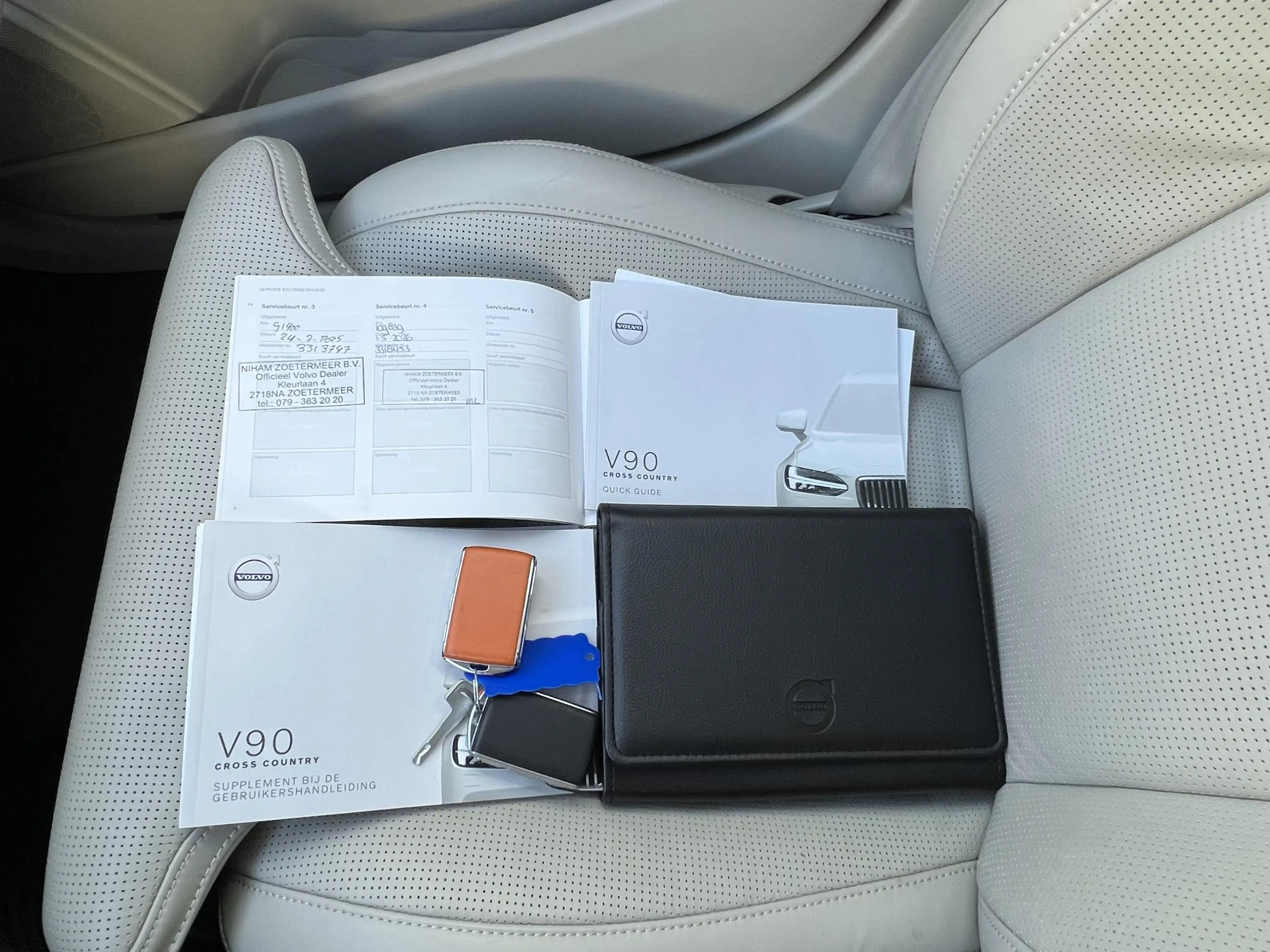 Volvo V90 Cross Country 2.0 B5 AWD Pro Bowers&Wilkins / Panoramadak / 21" — photo 20