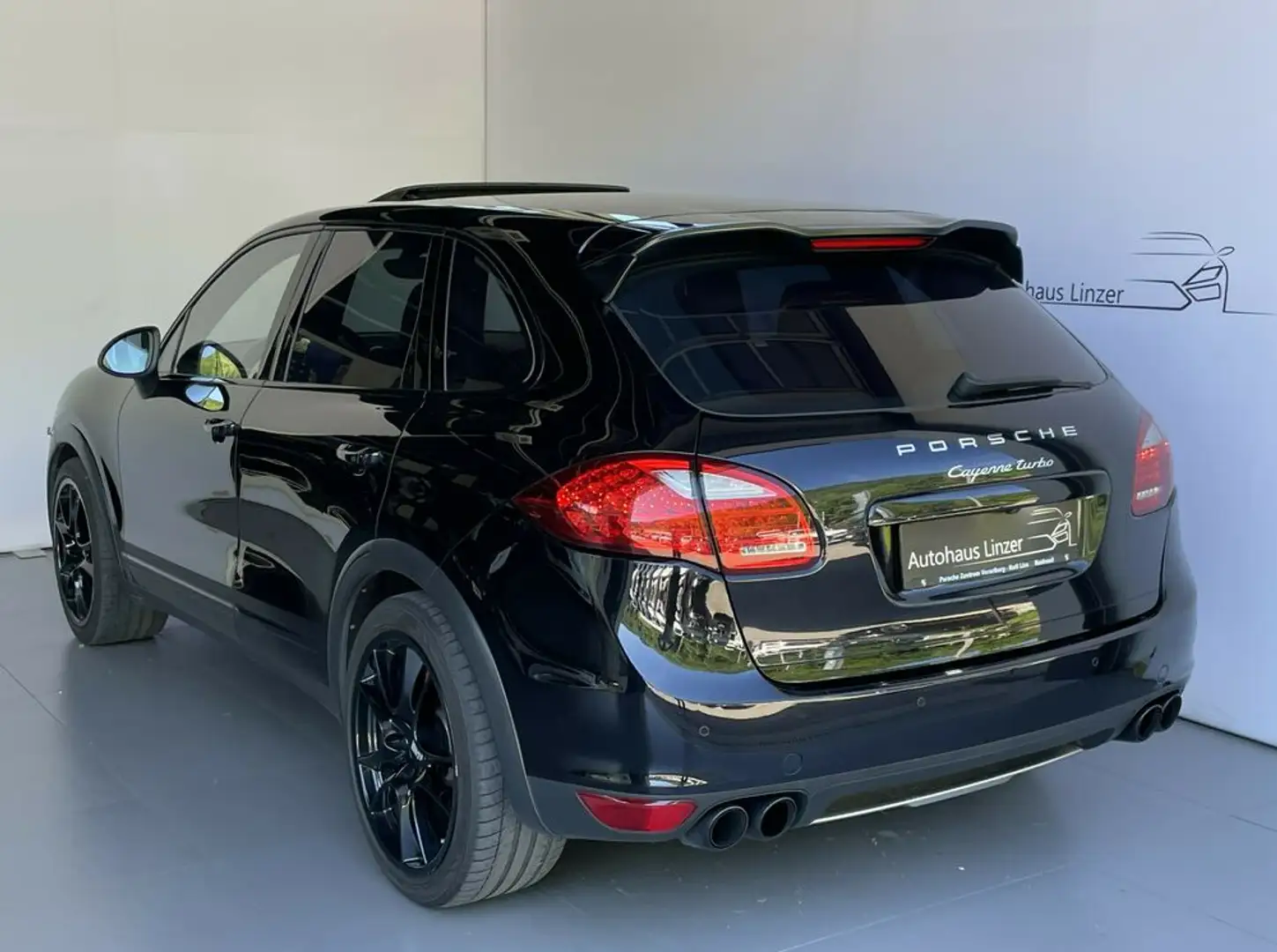 Porsche Cayenne Turbo *B2B HÄNDLER oder EXPORT Fahrzeug* Schwarz - 2
