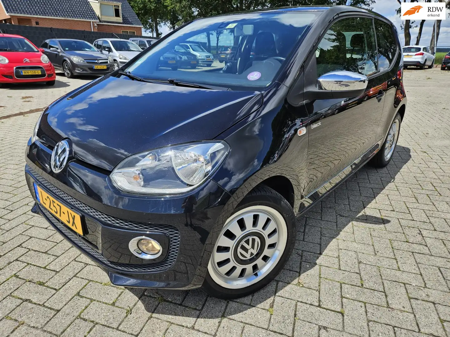 Volkswagen up! 1.0 high up! 2012. Airco/Navigatie/Cruise/Stoelver Noir - 1