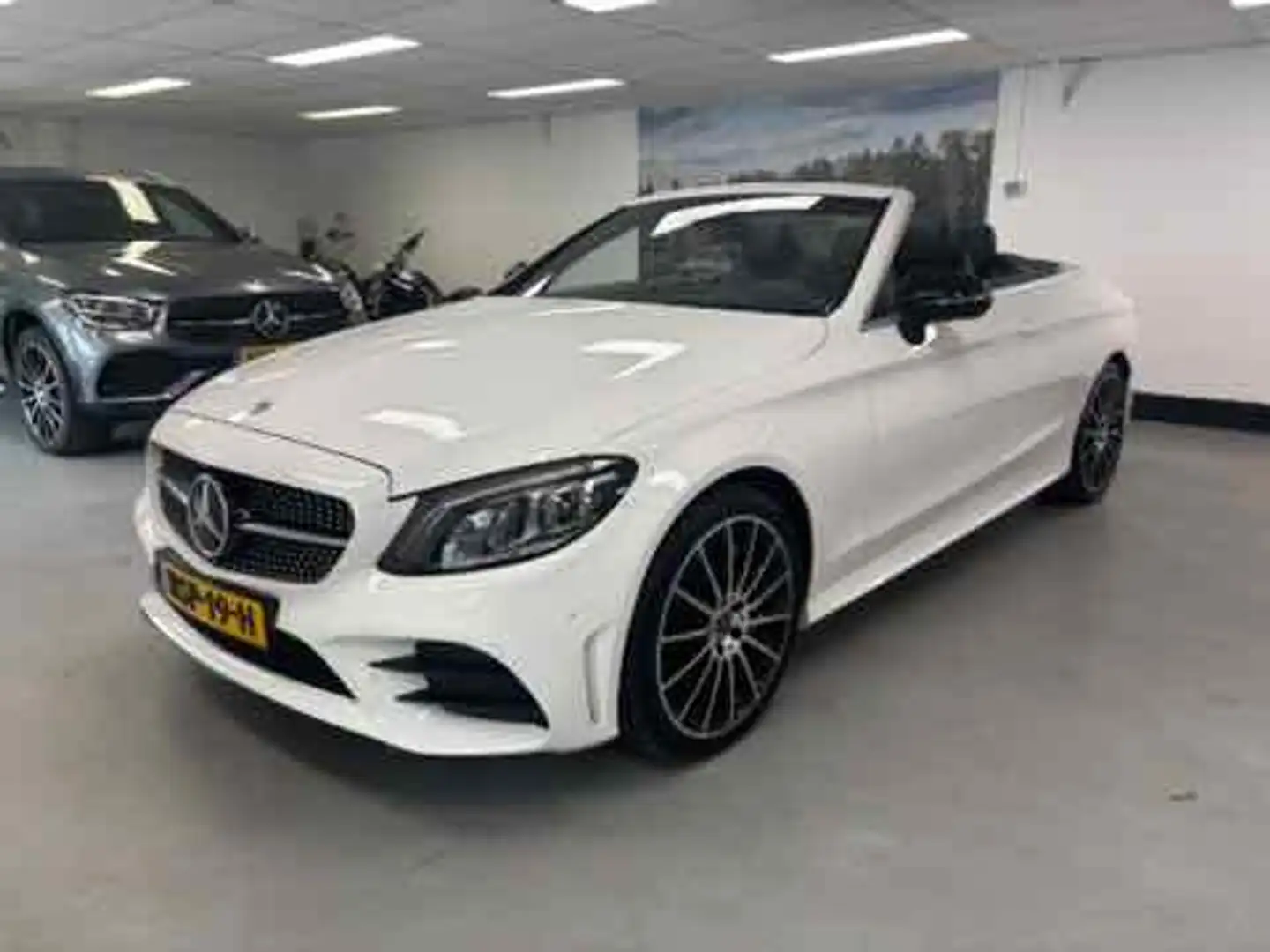 Mercedes-Benz C 300 Cabrio AMG Multibeam Cabrio Comfort 19" Trekhaak e Wit - 1