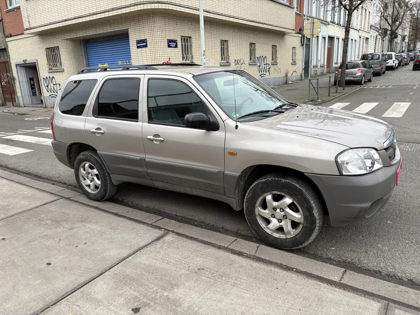 Mazda Tribute - 2