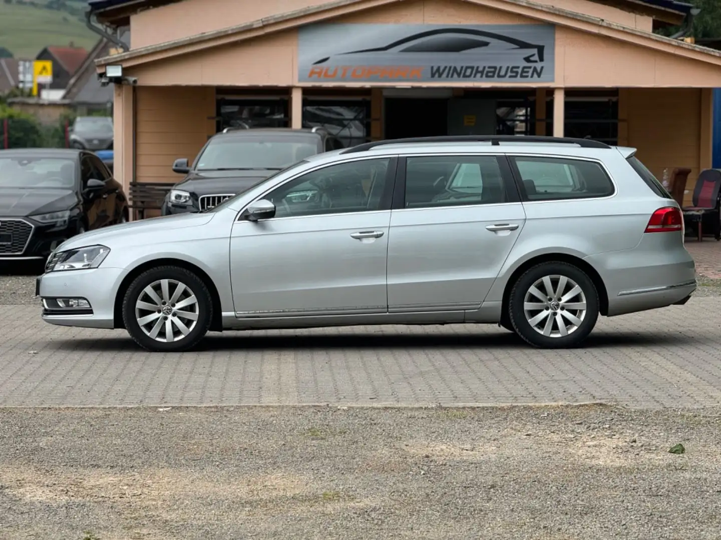 Volkswagen Passat 2.0 TDI *1 HAND *SERVICE NEU *TÜV NEU Silber - 2