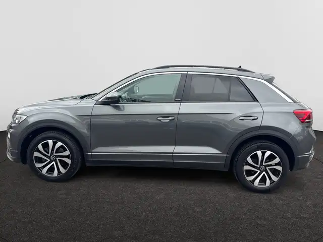 Volkswagen T-Roc view 8