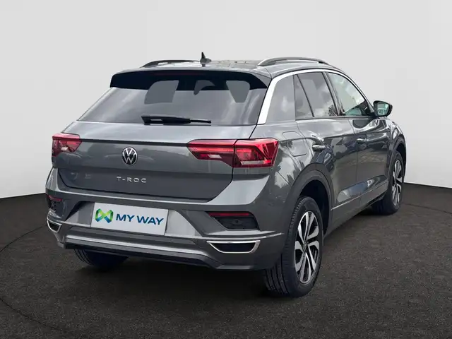 Volkswagen T-Roc view 5